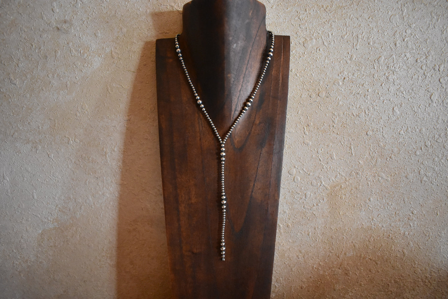 Graduated Lariat 16”