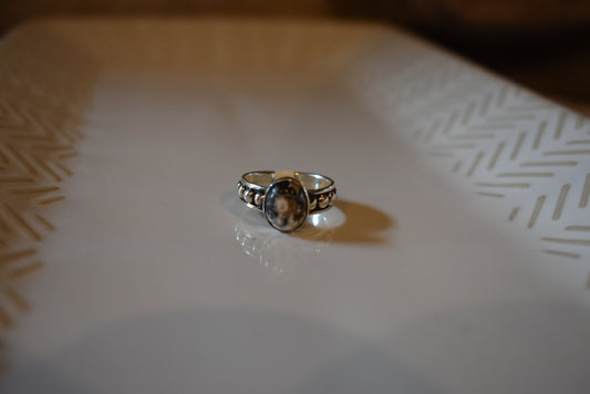 White Buffalo Dot Ring Size 6.5