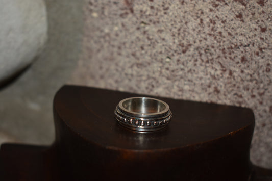 Dot Spinner Ring