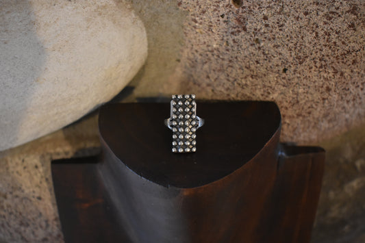 Rectangle Dot Ring Size 8